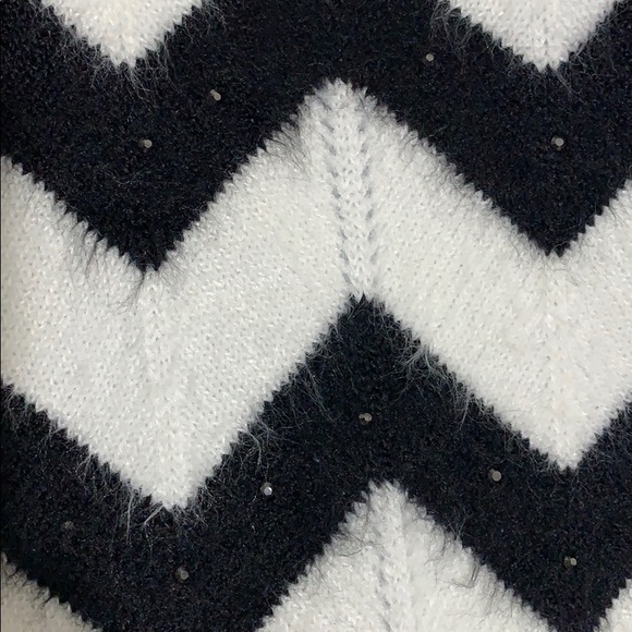 Sweater - Picture 3 of 4